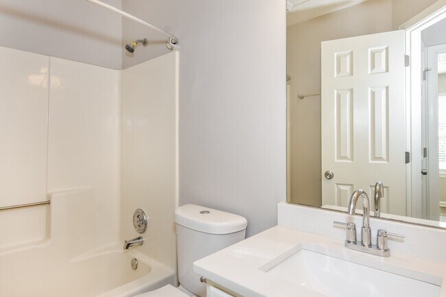 Building Photo - 113 Colemans Bluff Dr