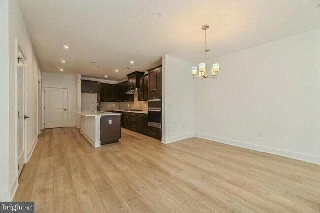Building Photo - 2107 Donatello Dr