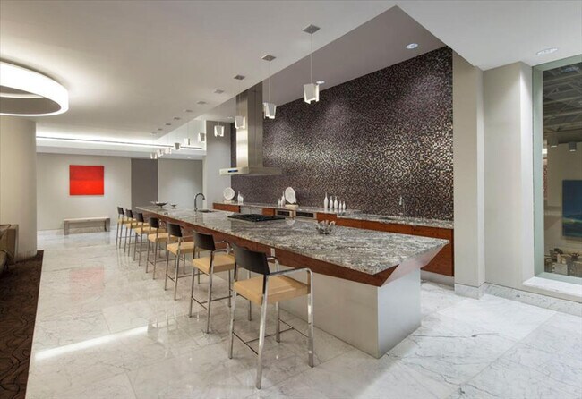 Building Photo - 399 E 34th St