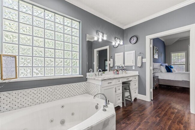 Building Photo - 6422 Gladehill Dr