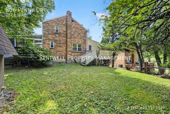 Building Photo - 806 Penny Dr