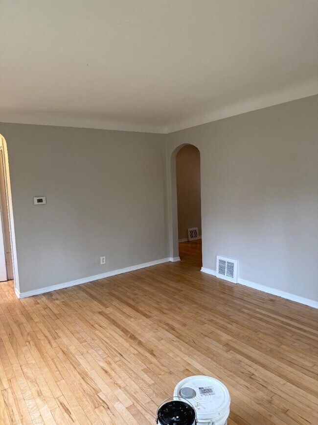 Building Photo - 1126 Griswold St SE