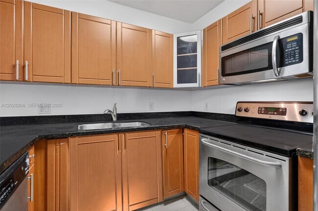 Building Photo - 652 NE 63rd St