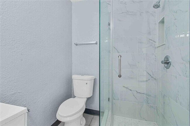 Building Photo - 140 112th Ave N