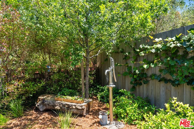 Building Photo - 929 Marco Pl