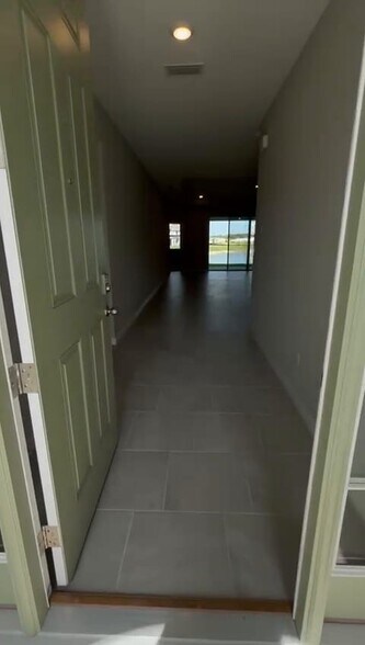 Building Photo - 6856 Daintree Ct