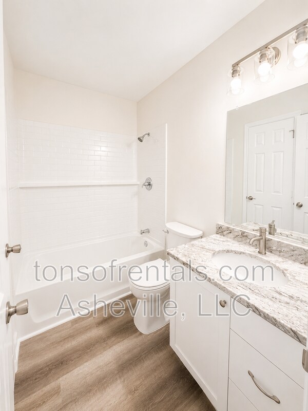 Building Photo - 130 Colony Dr