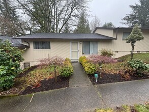 Building Photo - 2 bedroom condo in Southwest Portland