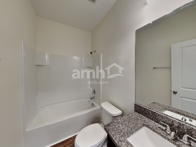 Building Photo - 8714 Layalie Way