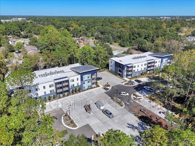 Building Photo - 610 S Kerr Ave