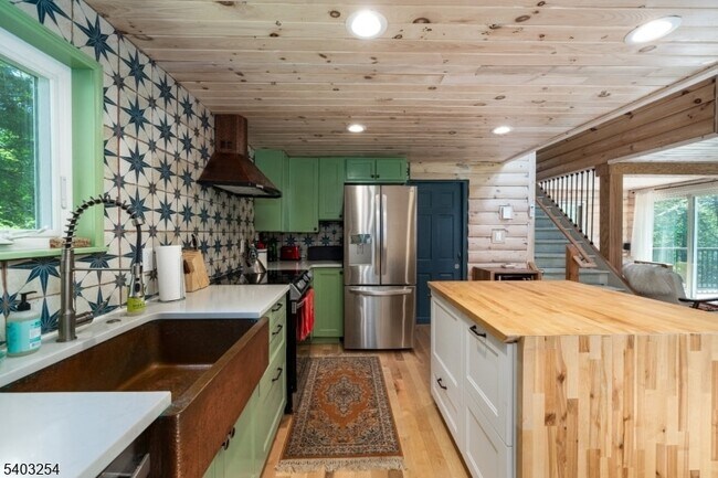 Building Photo - 30 Onteora Rd