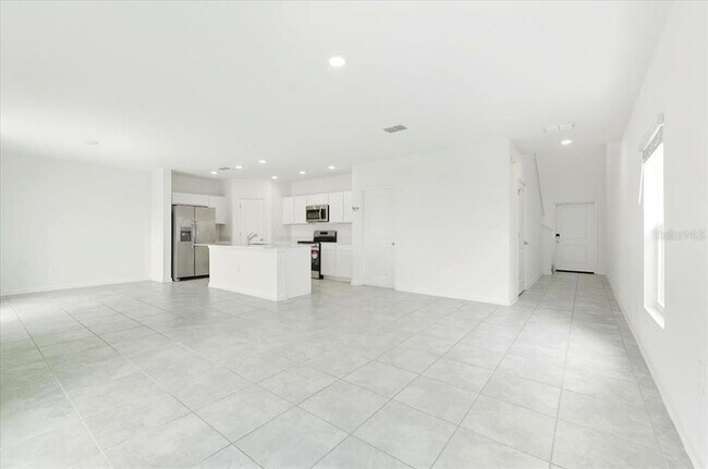 Building Photo - 1140 Tyler Lp