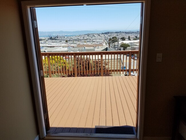 Building Photo - 295 Oxford St