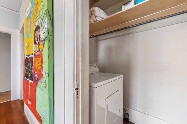 Building Photo - 536 Hawthorne Ln