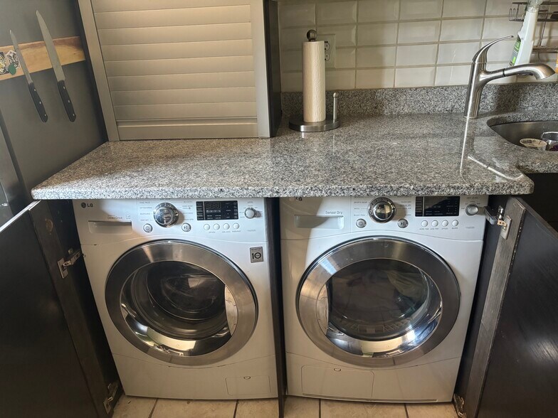 Washer & Dryer - 1964 Braeburn Cir SE