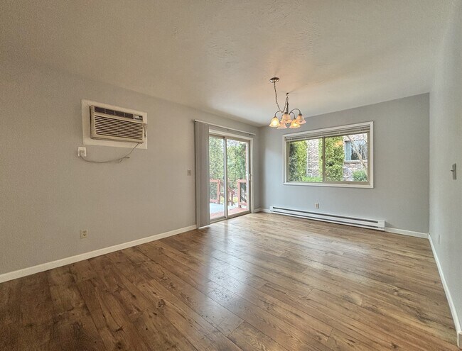 Building Photo - 1309 E 30th Ave