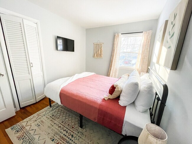 Building Photo - 57 Curt Blvd