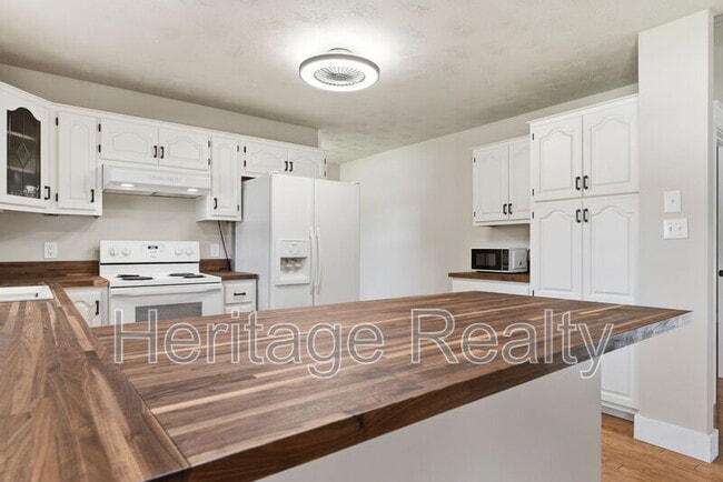 Building Photo - 2707 Lady Bug Ln