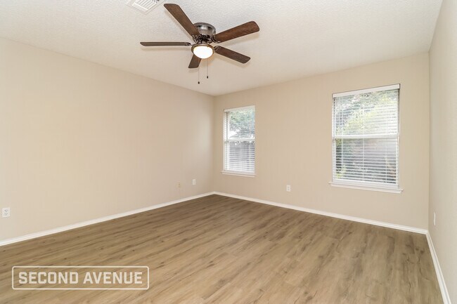 Building Photo - 3704 Garden Springs Dr