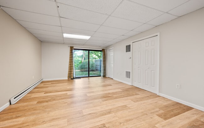 Building Photo - 250 Conestoga Way