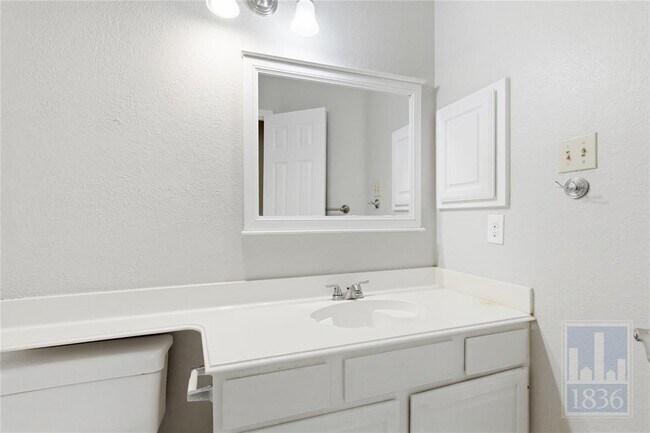 Building Photo - 10505 Walpole Ln