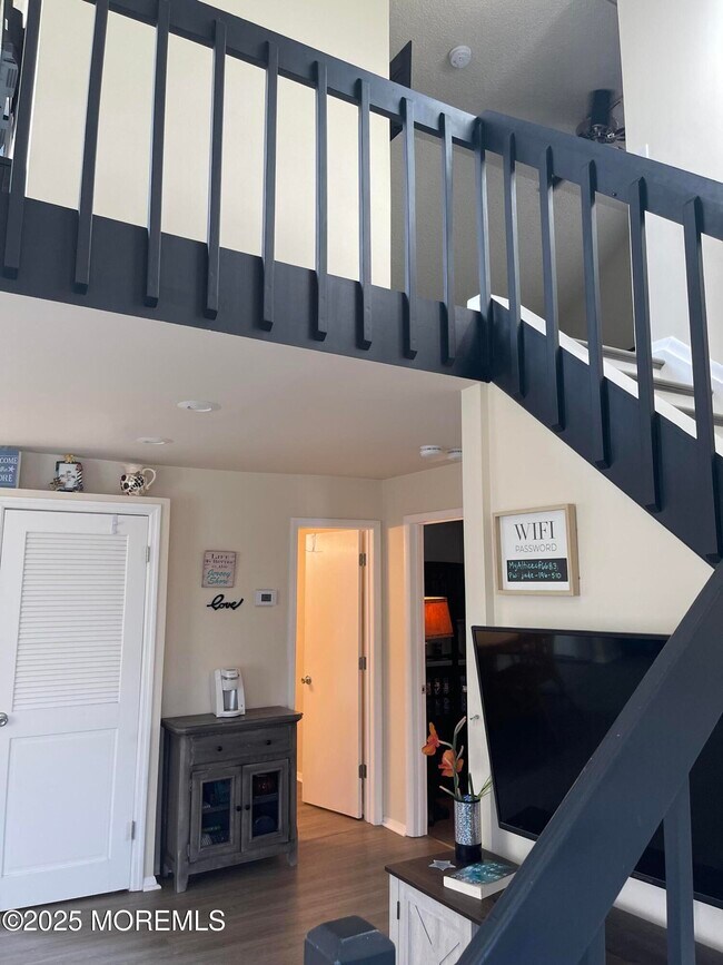 Building Photo - 202-06 Carteret Ave