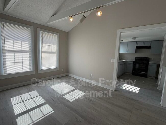 Building Photo - 510 Ridgecrest Dr