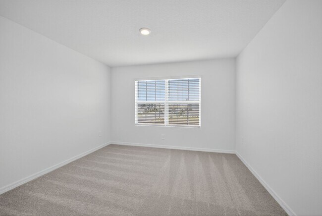 Building Photo - New 3 Bed Townhouse!