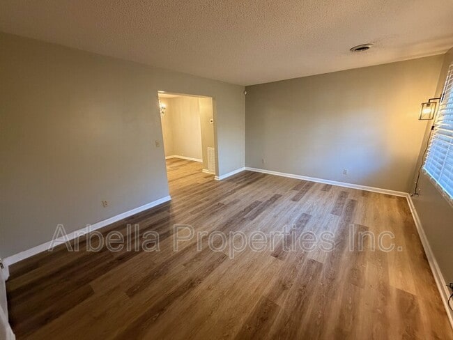 Building Photo - 1711 Herrin Dr