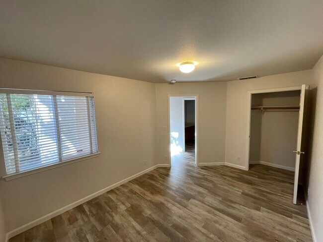 Building Photo - 3 bedroom 2 bath, Mission Ranch Neighborhood, Turnkey ready to move in.