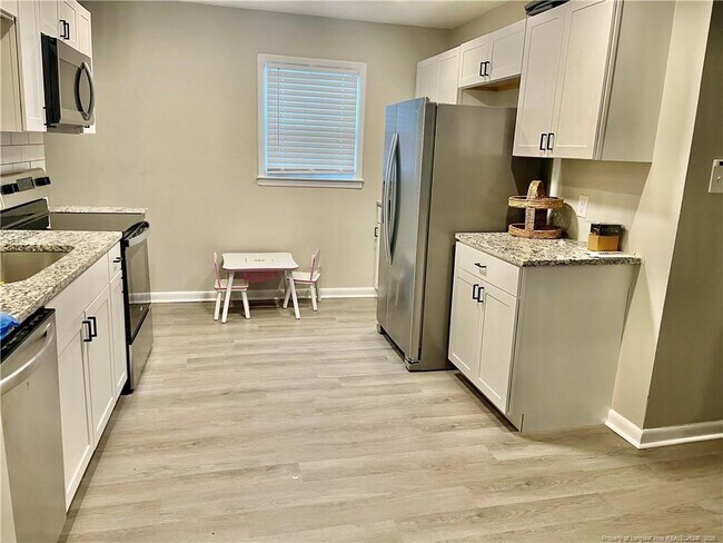 Building Photo - 3610 Yorktown Rd