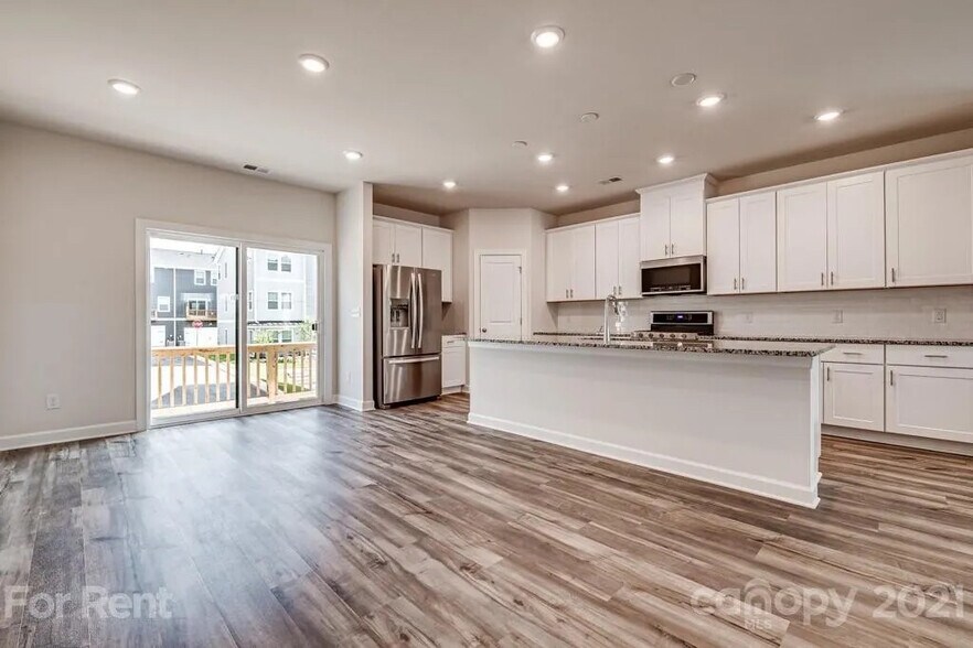 Building Photo - Room in Townhome on Tears Ln