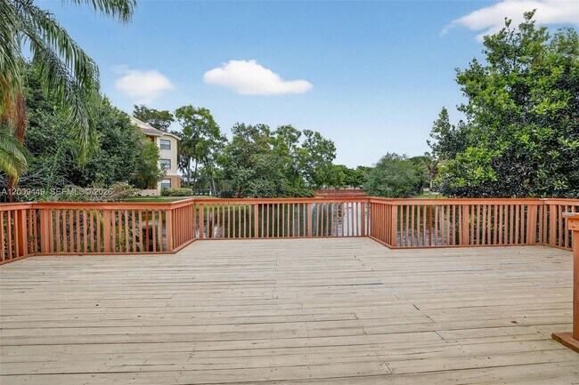 Building Photo - 9999 Summerbreeze Dr