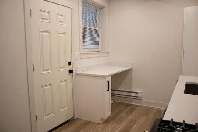 Building Photo - 6254 N Whipple St