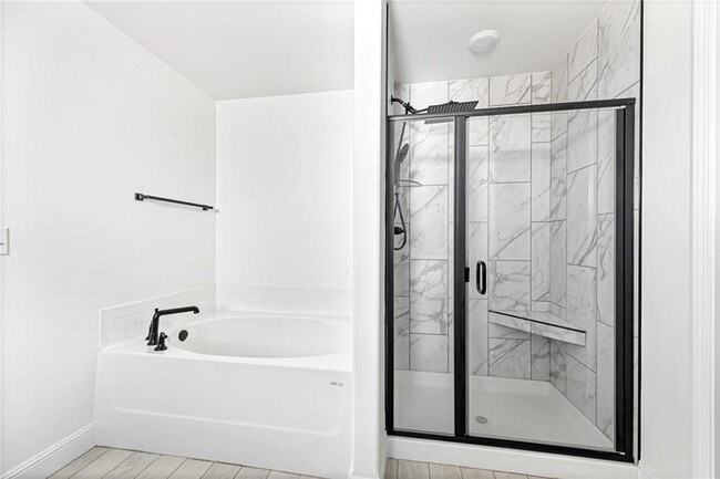 Building Photo - 2090 Wildflower Dr