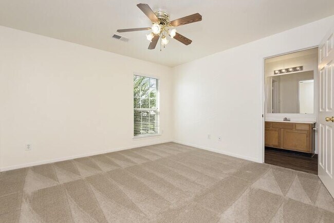 Building Photo - 2117 Saint Lucia Calle