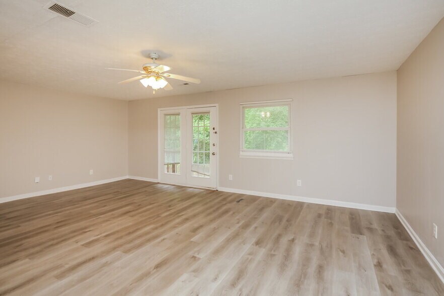 Building Photo - 3560 Satellite Blvd
