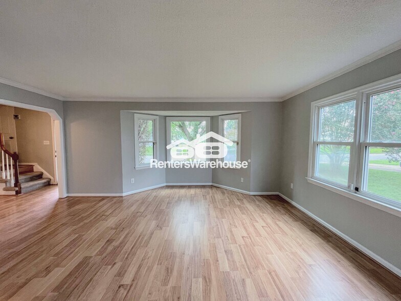 Building Photo - 1632 Castlefield Rd