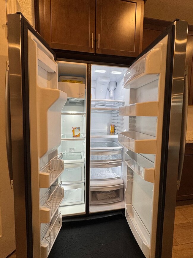 Building Photo - 3 YEARS NEW, BUILT BY LENNAR HOMES, 4 BED, 3 BATH, 2 CAR GARAGE