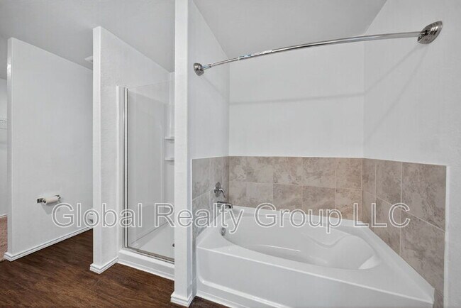 Building Photo - 7139 Quarter Moon