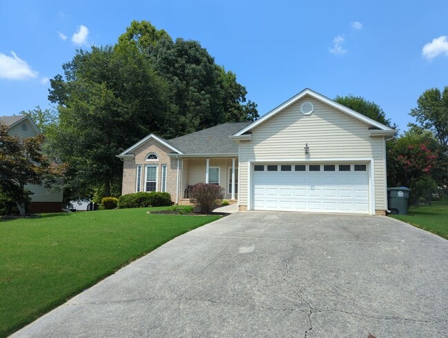Building Photo - Nice Neighborhood in East Brainerd