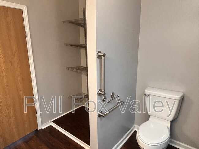 Building Photo - 5024 Shamrock Way