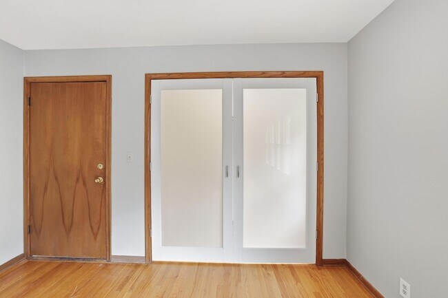 Building Photo - 4538 N Larkin St