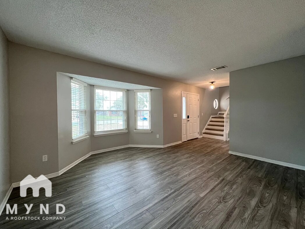 Building Photo - 3833 Landlubber St