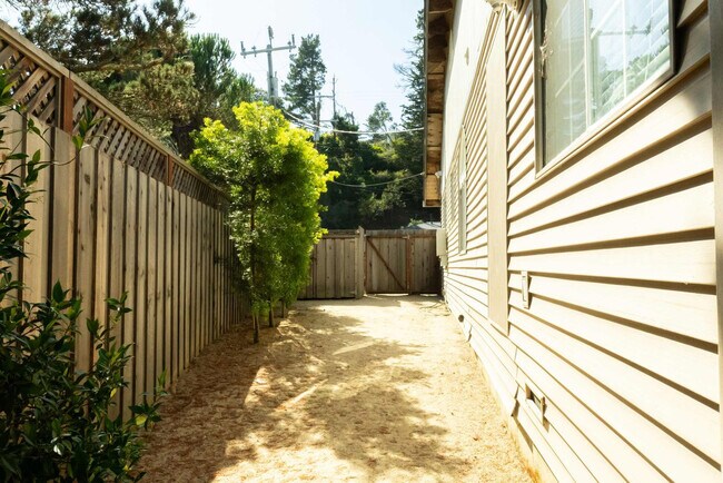 Building Photo - 292 Bell Ln