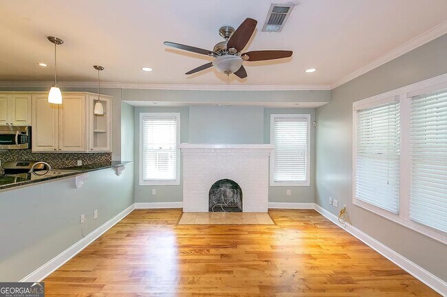 Building Photo - 1282 Monroe Dr NE