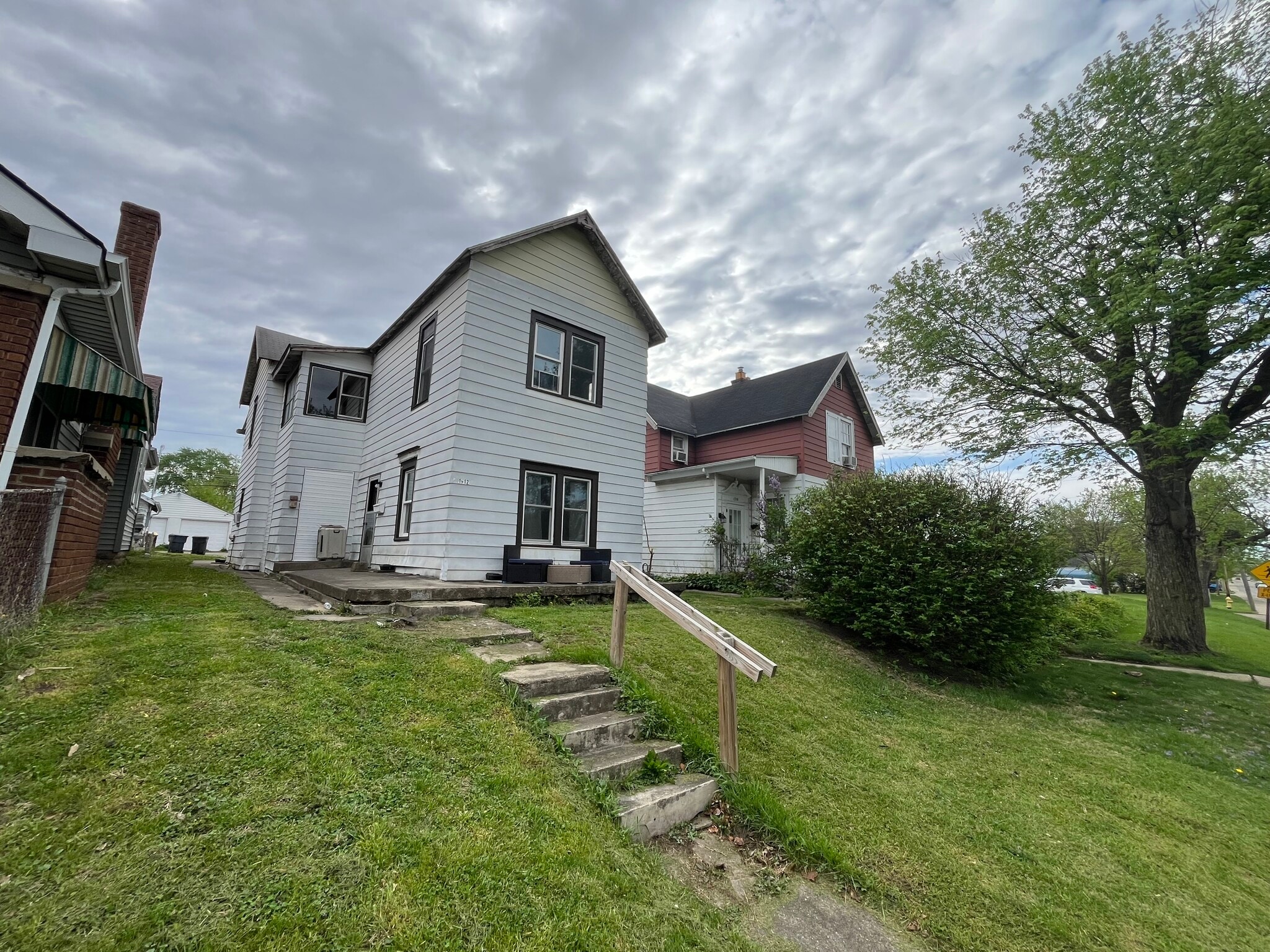 Building Photo - 1712 Main St