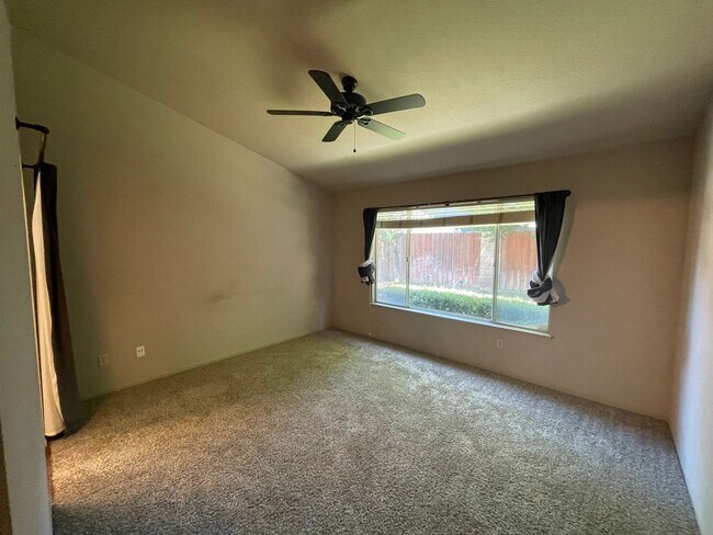 Building Photo - Single story home in convenient Salida!