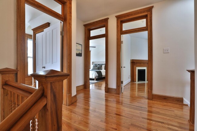 Building Photo - 398 W 5th Ave