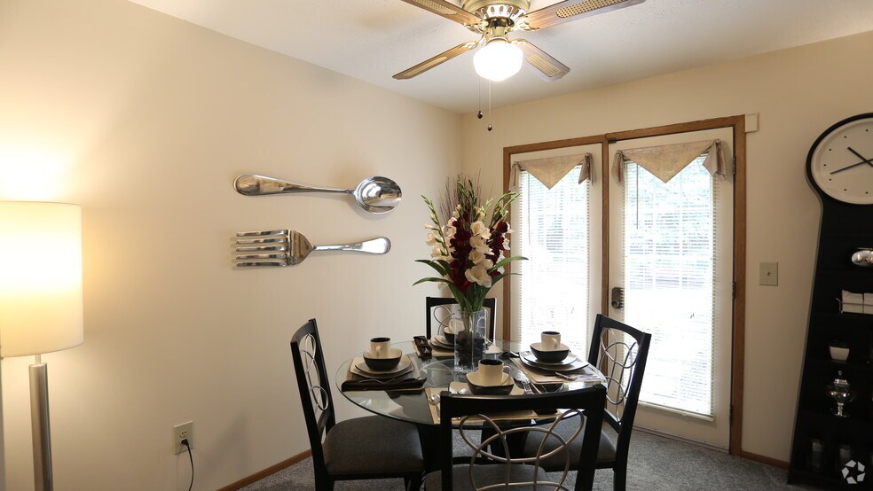 Dining Room - Stratford Chase